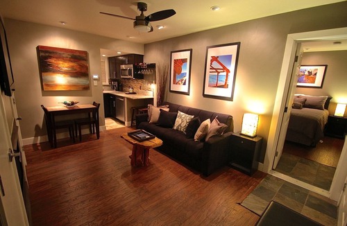 Lakeside Park Cabin | Gondola Lodge 1 BR 2 BA 1nt min with jetted tub