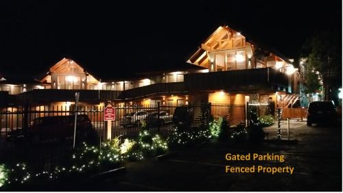 Lakeside Park Cabin | Gondola Lodge with Free Beach Voucher