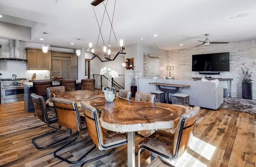 South Lake Tahoe Villa | Gondola Vista 4 Bedroom Villa