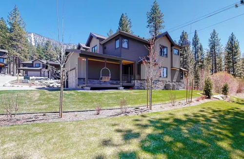 South Lake Tahoe Villa | Gondola Vista 4 Bedroom Villa