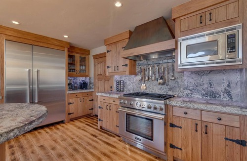 Crystal Bay House | Gonowabie Lodge - Crystal Bay Lakefront - TLUXP