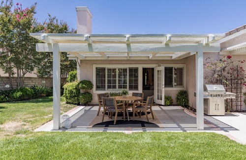 Valencia House | GOODE.HOMES | Luxury 3-bedroom home w/lush garden