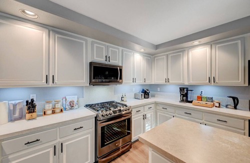 Silverado Ranch House | Gorgeous 6 Bedroom w/King beds, Pool & Spa and Games