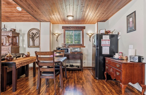 Fair Oaks Cottage | Gorgeous cottage in Fair Oaks Village