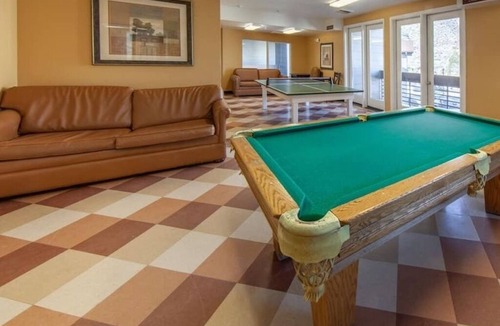 Genoa Resort | Gorgeous David Walley's Resort Studio Hotel Room. Stunning Views! Book Now!