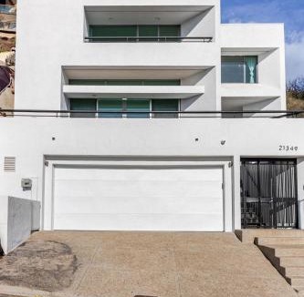 Eastern Malibu House | Gorgeous Malibu Retreat with #Instaworthy Ocean Views