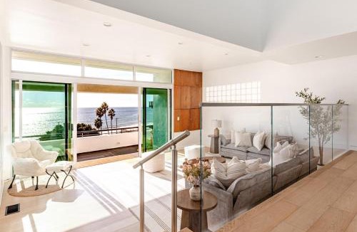 Eastern Malibu House | Gorgeous Malibu Retreat with #Instaworthy Ocean Views