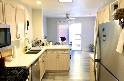 Las Vegas House | Gorgeous Townhome In Serene Gated Community With 2 Full Master Bedrooms & Garden