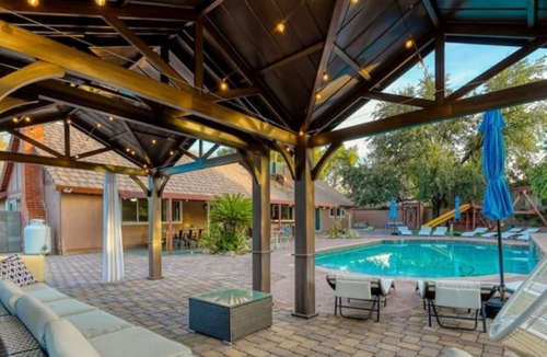 Paradise Villa | Grand 5BD Pool Home(4+1BD Casita): Sherwood Estate