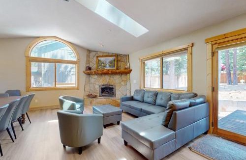 Country Club Estates House | Grand lodge in the woods near golf hiking & skiing with multiple fireplaces
