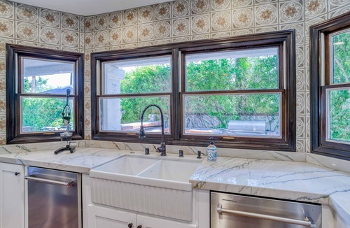 The Mesa House | Grand pet-friendly tennis estate in The Mesa, 360-views in South Palm Springs