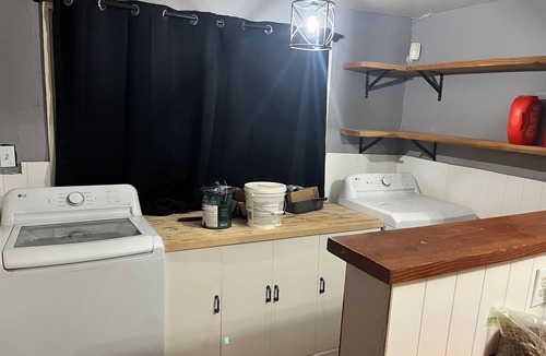Oakdale House | Grandmas house. Peaceful 2-bedroom get away in Oakdale
