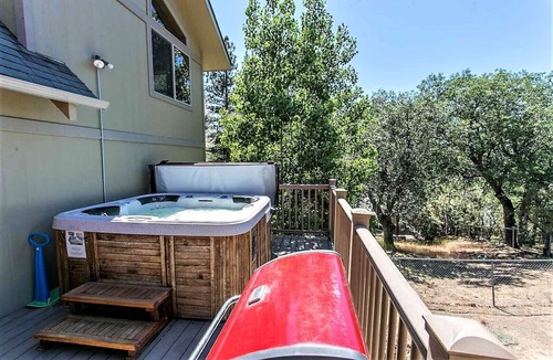 Big Bear Lake Cabin | Grandpas Axe Village Retreat w/Hot Tub