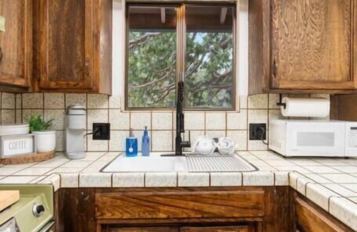 Sierra Cedars Cabin | Granite Haven | Family Cabin-pet friendly!