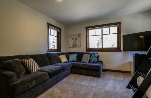 Stonegate House | Gray Bear 446 Home