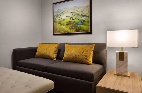 Milpitas Hotel | Great Deal! Modern Living Near Winchester Mystery House! Outdoor Pool Available!
