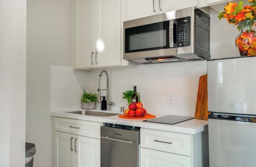 Manteca Apartment | Great for Digital Nomads! Convenient Manteca Apt