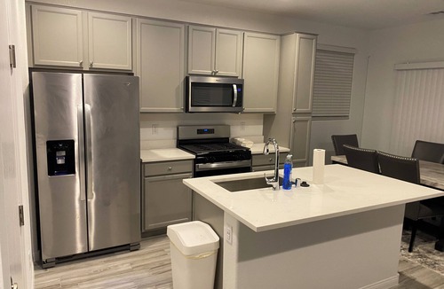 Henderson House | Great place to vacation with local attractions and Las Vegas freeway close.