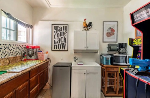 West Puente Valley Apartment | Great stay with games 35 min from Disneyland,universal studios,knotts berry farm