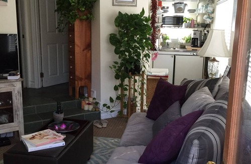 Bel Air House | Green view private serene 1-bedroom guesthouse, BEST LOCATION