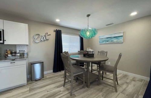 Lake Havasu City Villa | Group Friendly 6 BR Pool Compound Near Windsor