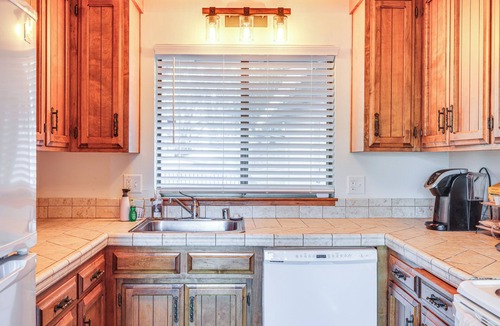 Groveland Cottage | Groveland Home w/Deck: 2 Mi to Pine Mountain Lake