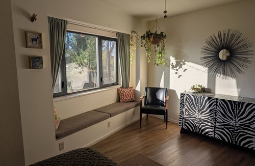 Somis House | Guest Wing at Dairy Goat Farm