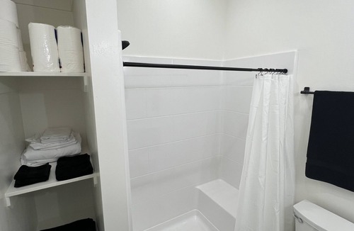 Tehachapi House | Guesthouse in Tehachapi B