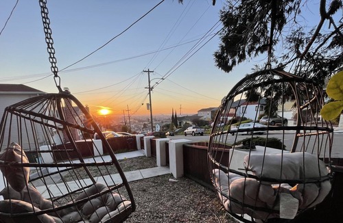 Oakland House | Hacienda home on a hill