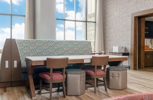 Agua Dulce Hotel | Hampton Inn & Suites Porter Ranch Los Angeles