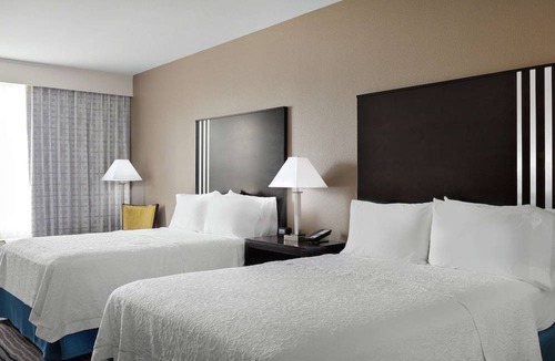 Jackson Park Hotel | Hampton Inn & Suites Mountain View