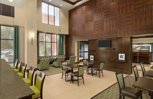 Newbury Park Hotel | Hampton Inn & Suites Thousand Oaks, CA