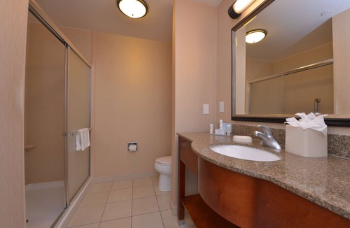 Greenacres Hotel | Hampton Inn & Suites Bakersfield North-Airport