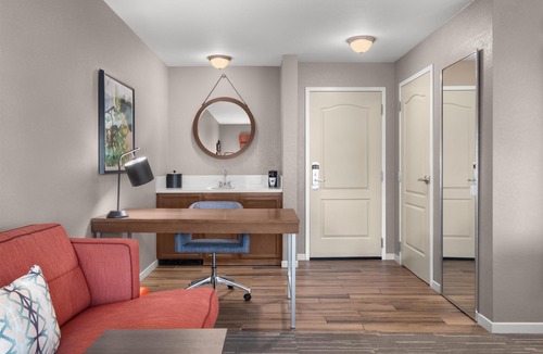 Raisin Hotel | Hampton Inn & Suites Fresno