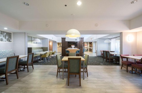 Salida Hotel | Hampton Inn & Suites Modesto - Salida