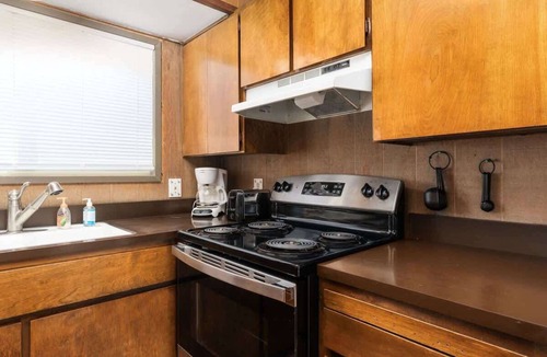 Sierra Cedars Cabin | Happy Bear | Minutes to Town + Lake + Pet Friendly