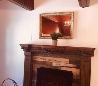 Kings Beach House | Happy Cabin Near Snow and Lake with Hot Tub, Dogs OK