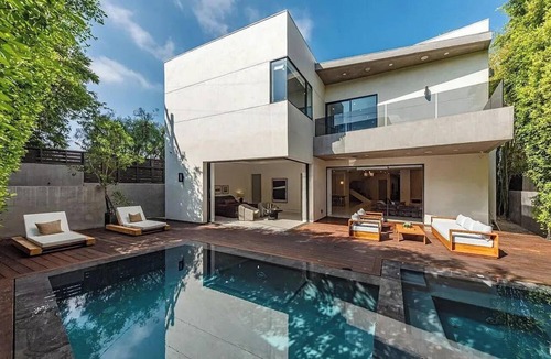 Beverly Grove House | Harper - Unparalleled Luxury Living in a Contemporary Modern Villa