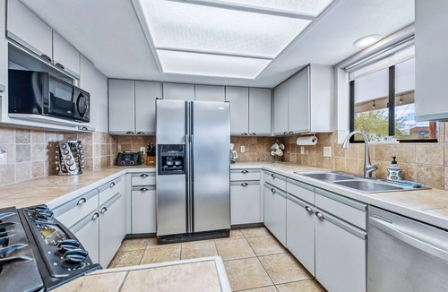 Lake Havasu City House | HavaHappyStay | Walk to Downtown + Boat Parking