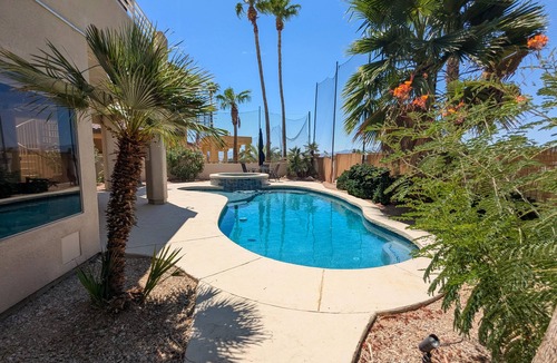 Residential Estates House | Havasu Haven! Awesome views on Rooftop Terrace! Heated spa and pool! Golf!