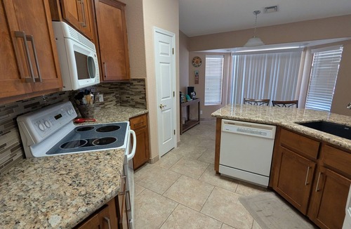 Lake Havasu City House | Havasu heaven! 3 bedroom house with pool and hot tub in Lake Havasu City