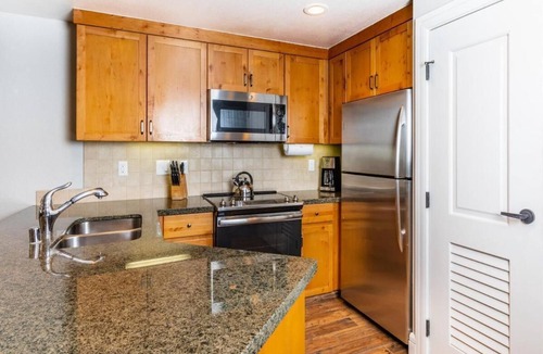 Lakeside Park Villa | HAVE A HEAVENLY CHRISTMAS
