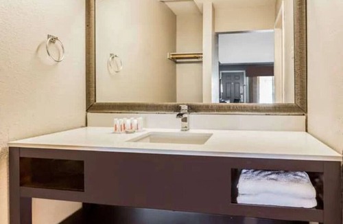 Mountain View Hotel | Have a Super Bowl Time at our Super 8 by Wyndham in Mountain View. 6 mi to Levi