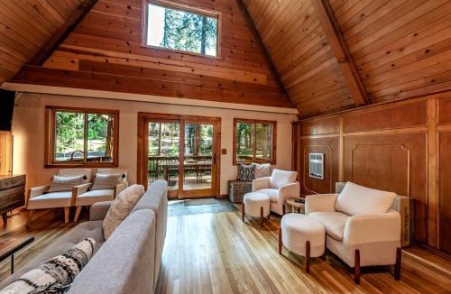Sierra Cedars House | HB Hideaway Boho Treehouse Vibes in the Pines