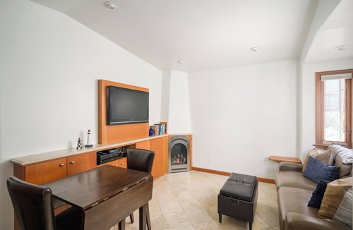 Downtown Cottage | Hear the waves from our cottage! Perfect for couples with 2 kiddos