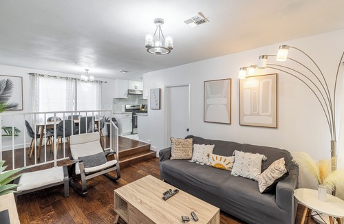 Alhambra Condo | Heart of DT Alhambra Walk to Starbucks Near DTLA A