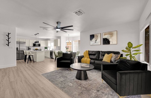 Green Valley Ranch House | Heart of Henderson - Your ideal extended stay