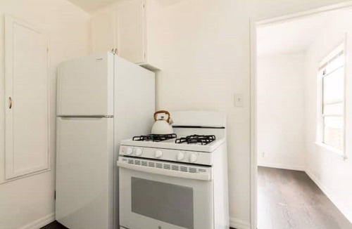 Venice Apartment | Heart of Venice Beach! Abbot Kinney Adjacent!