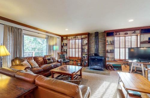 Groveland House | Heart's Desire on the Lake (01-275)