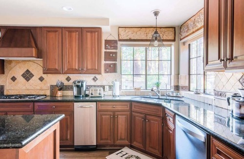 Summit Estates House | Heavenly Estate. Luxury Hot Tub. EV Charger. Games